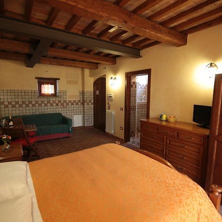 La Casa Di Ercole Hotel Bevagna Bagian luar foto