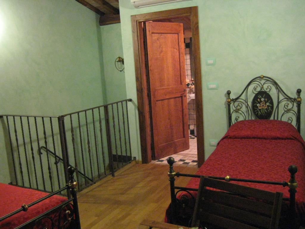 La Casa Di Ercole Hotel Bevagna Bagian luar foto